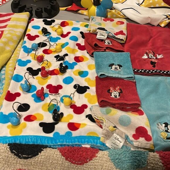 Mickey and Minnie Bathroom Bundle 🐭 - Picture 3 of 13